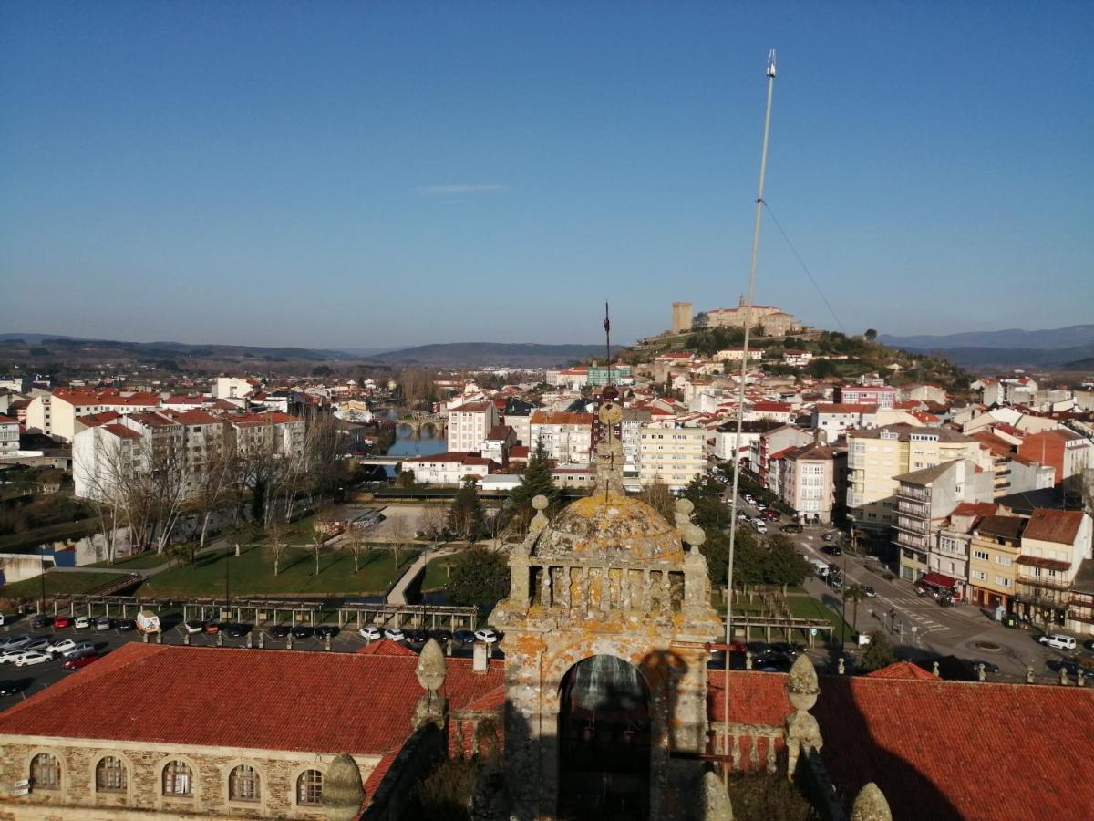 Apartamento Lemavos Monforte De Lemos Buitenkant foto